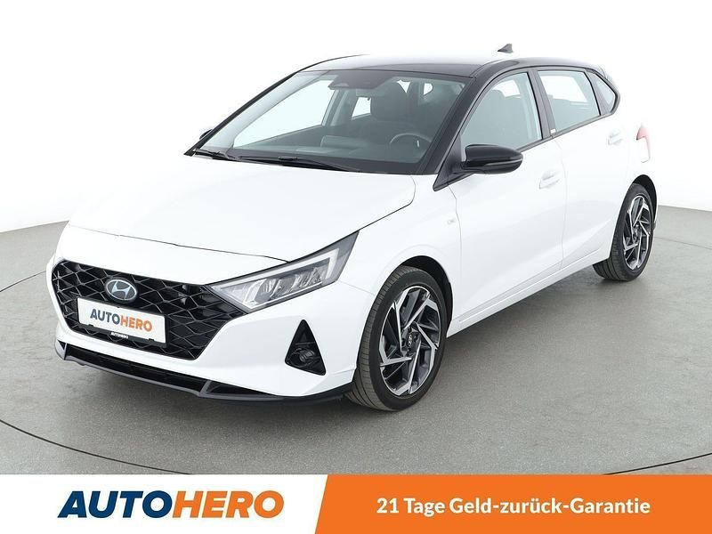 Weiß Gebraucht 2020 Hyundai i20 Intro Edition Kleinwagen | 16.390 € (Fairer Preis) - Bild 1/3