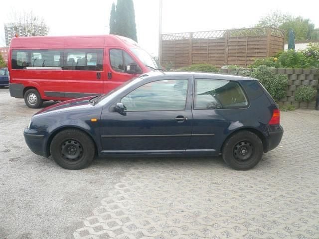 Używany VW Golf IV 75 KM (55 kW) 1998 Niebieski Sedan/Limuzyna