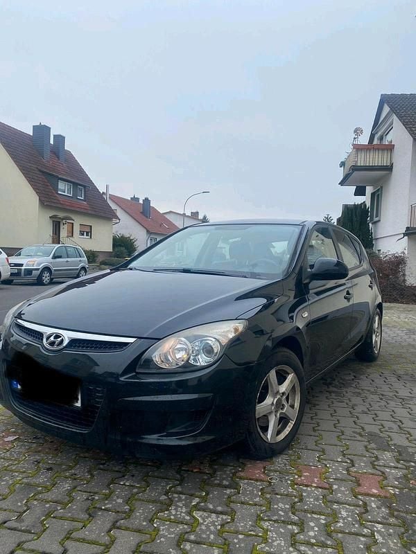 Schwarz Gebraucht 2009 Hyundai i30 Limousine | 1.700 € (Guter Preis) - Bild 1/4