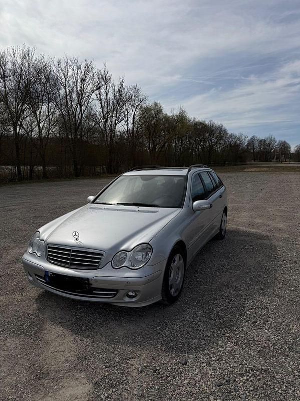 Gebraucht Mercedes C220 150 PS (110 kW) 2007 Silber Kombi
