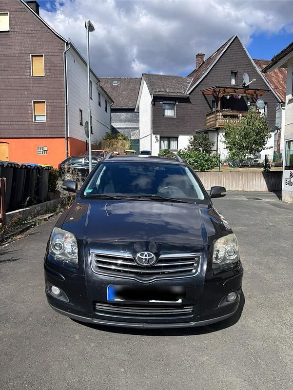 Grau Gebraucht 2007 Toyota Avensis Kombi | 1.700 € (Fairer Preis) - Bild 1/4