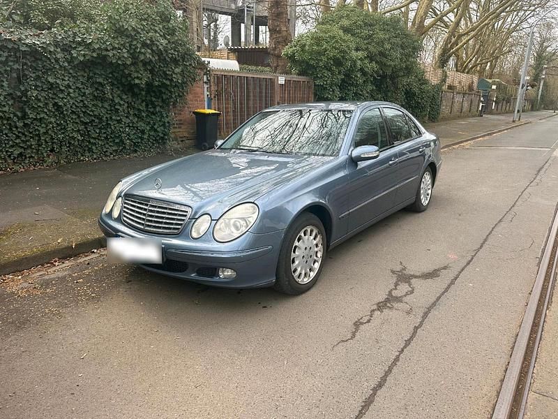 Gebraucht Mercedes E240 Elegance 177 PS (130 kW) 2004 Blau Limousine