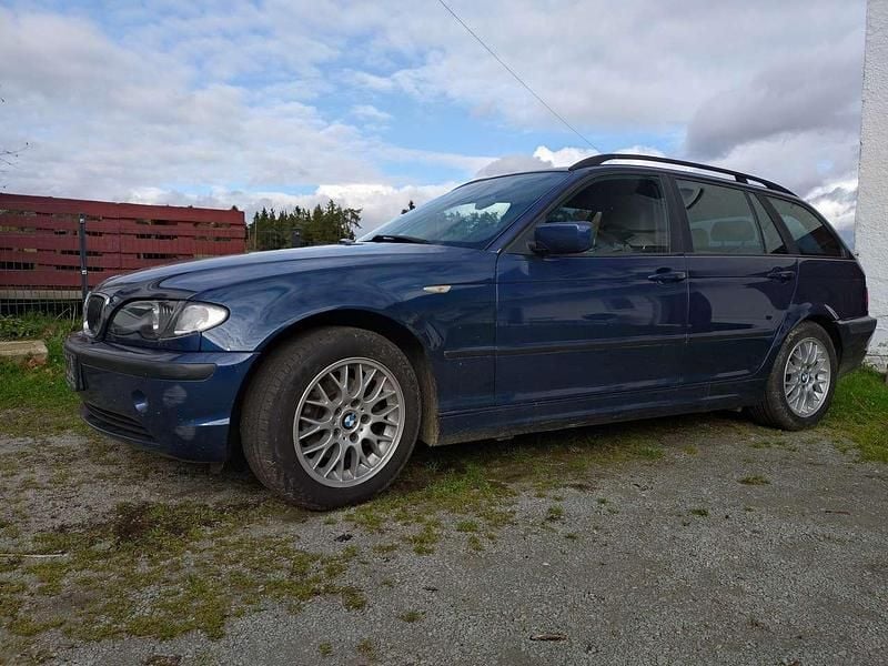 Blau Gebraucht 2004 BMW 316 Kombi | 1.200 € (Superpreis) - Bild 1/4