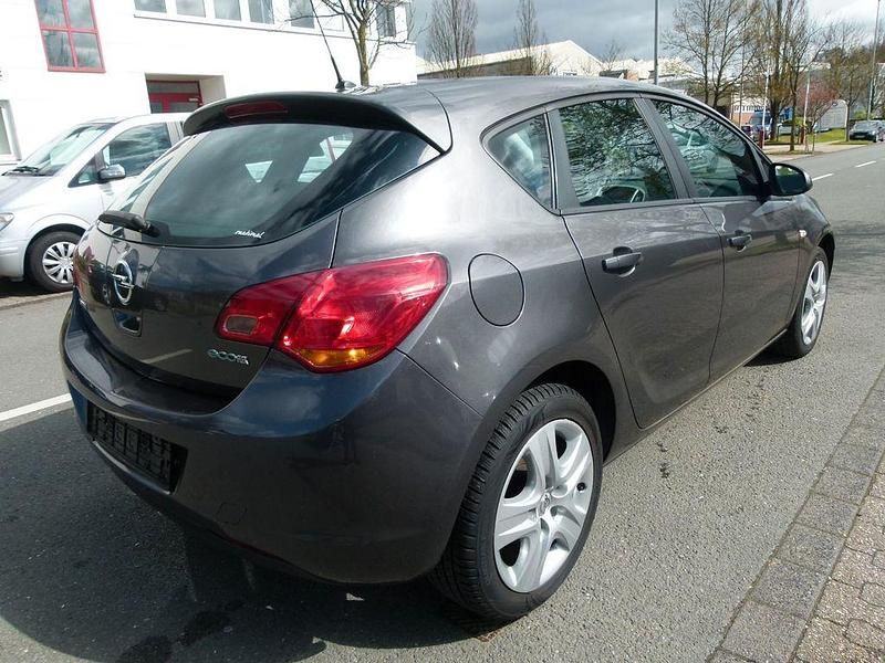 Gebraucht Opel Astra Edition 87 PS (63 kW) 2010 Grau Limousine