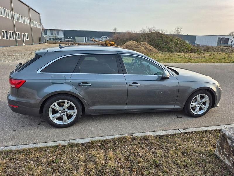 Gebraucht Audi A4 Sport 190 PS (139 kW) 2017 Grau Kombi