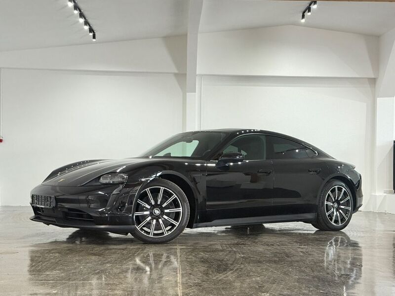 Schwarz Gebraucht 2021 Porsche Taycan Chrono Limousine | 59.490 € (Etwas zu teuer) - Bild 1/3