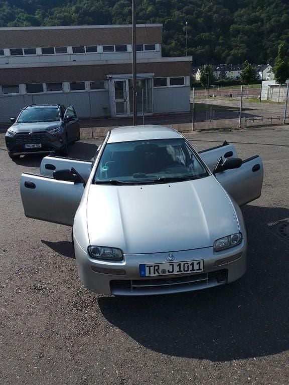 Gebraucht Mazda 323F Comfort 88 PS (64 kW) 1997 Silber Limousine