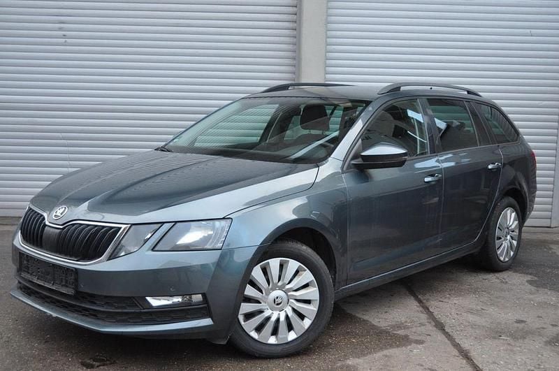 Grau Gebraucht 2017 Skoda Octavia Ambition Kombi | 6.990 € (Fairer Preis) - Bild 1/4