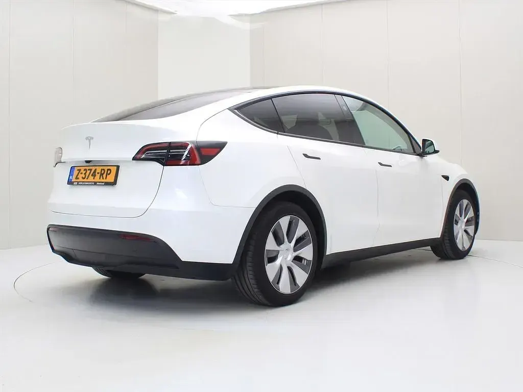Occasion Tesla Model Y Standard Range 250 kW (341 ch) 2024 Blanc SUV