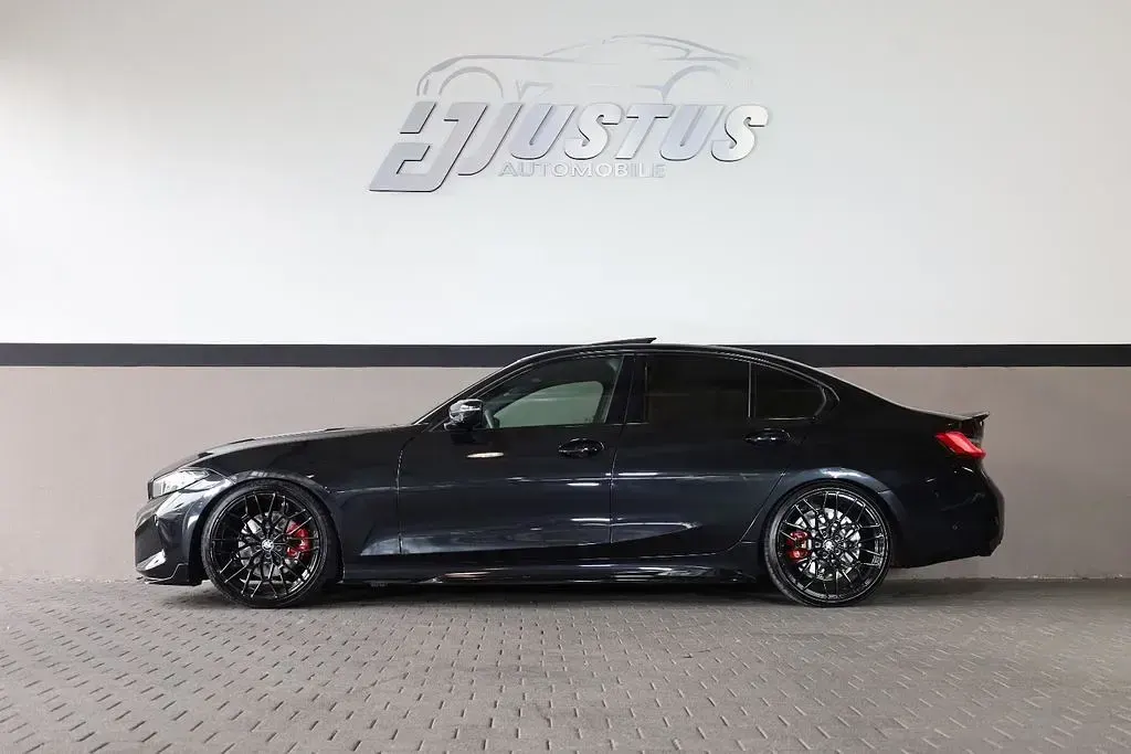 Gebraucht BMW 330 Performance 258 PS (189 kW) 2024 Schwarz Limousine