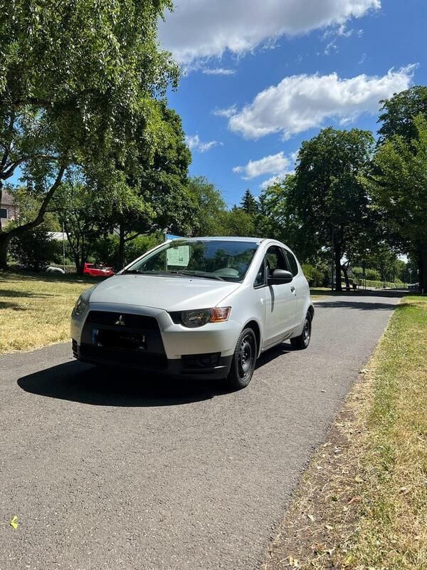 Silber Gebraucht 2009 Mitsubishi Colt Top Kleinwagen | 3.499 € (Fairer Preis) - Bild 1/4