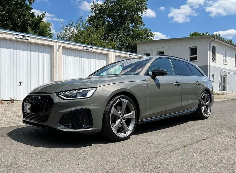 Grau Gebraucht 2024 Audi A4 S-Line Kombi | 37.200 € (Fairer Preis) - Bild 1/4