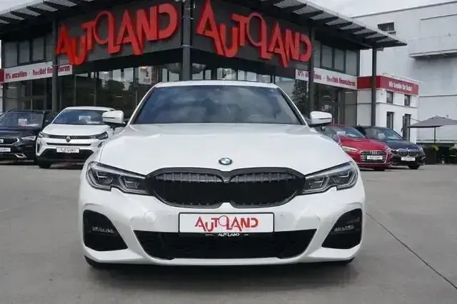 Gebraucht BMW 330e M Sport 292 PS (214 kW) 2020 Weiß Limousine