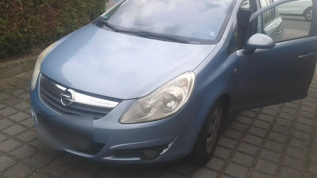 Gebraucht Opel Corsa Color Edition 80 PS (58 kW) 2009 Silber Kleinwagen