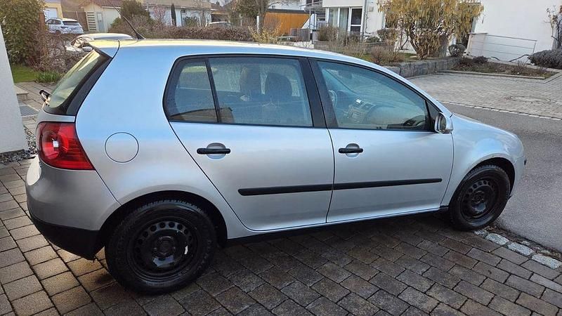 Gebraucht VW Golf IV Trendline 102 PS (75 kW) 2005 Silber Limousine