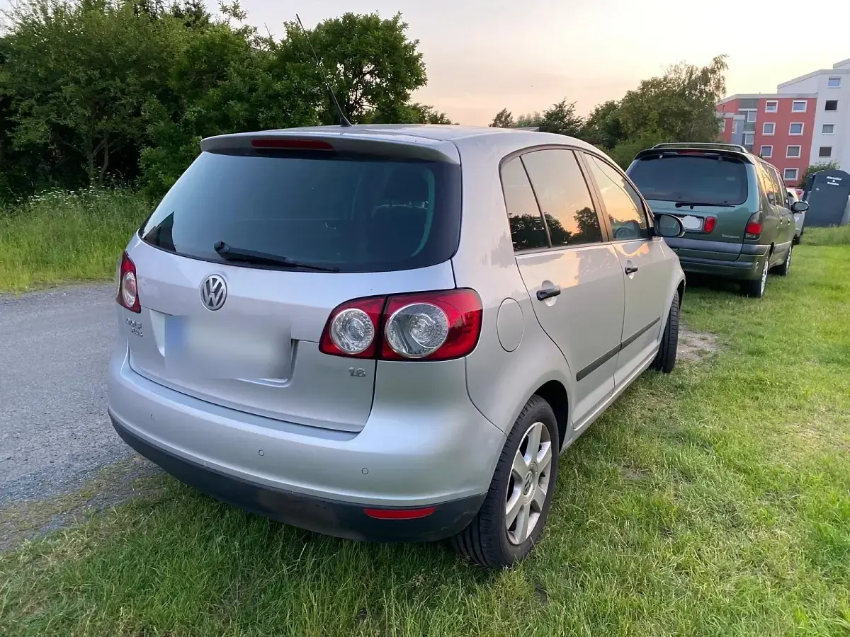 Gebraucht VW Golf VI 102 PS (75 kW) 2008 Silber Kleinwagen