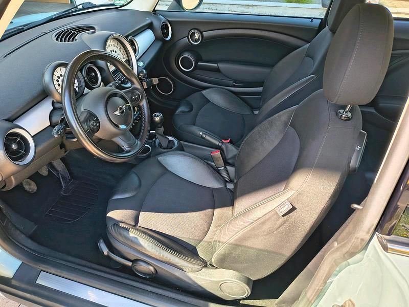 Usata Mini Cooper 122 CV (89 kW) 2011 Blu Utilitaria