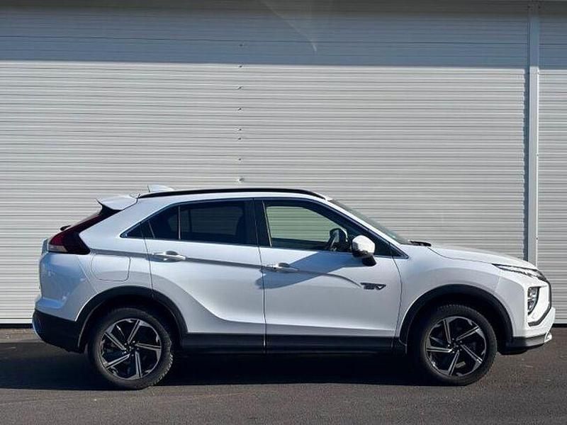 Gebraucht Mitsubishi Eclipse Cross Plus 188 PS (138 kW) 2022 Weiß SUV