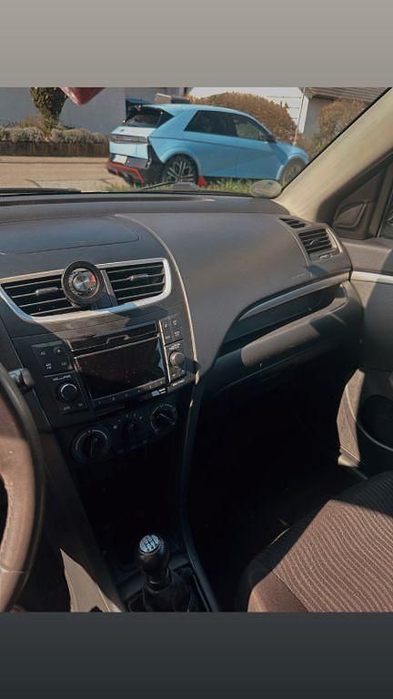 Gebraucht Suzuki Swift Basic 94 PS (69 kW) 2011 Weiß Kleinwagen