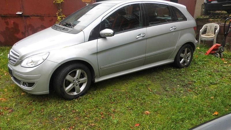 Silber Gebraucht 2006 Mercedes B170 Van / Kleinbus | 1.500 € (Superpreis) - Bild 1/4