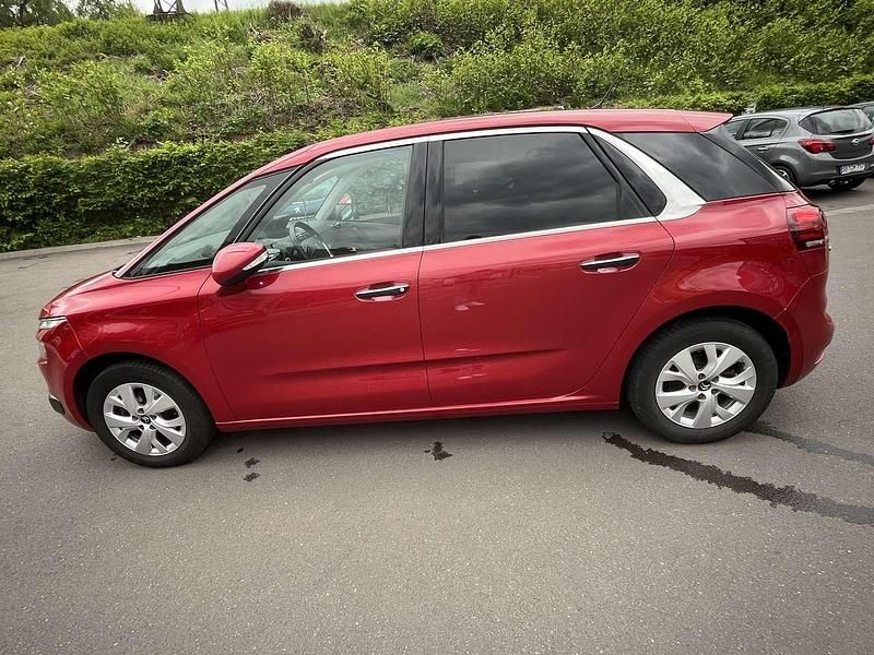 Gebraucht 2015 Citroën C4 Picasso Seduction Van / Kleinbus | 11.399 € (Teuer) - Bild 1/4