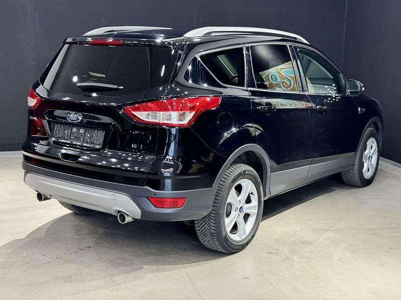 Używany Ford Kuga SYNC Edition 150 KM (110 kW) 2016 Czarny SUV