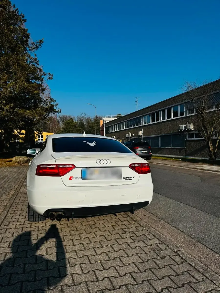 Gebraucht Audi A5 Sport 143 PS (105 kW) 2011 Weiß Coupé