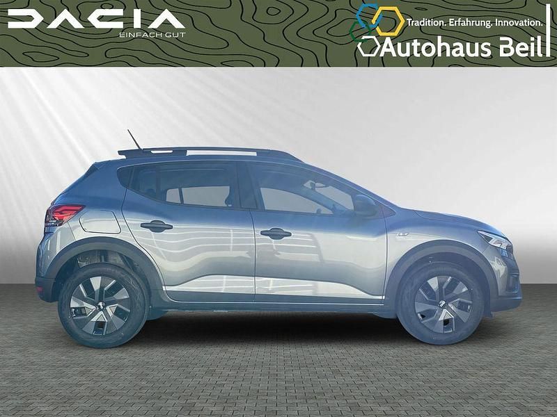 Neu Dacia Sandero Essentiel 91 PS (66 kW) 2025 Grau Kleinwagen
