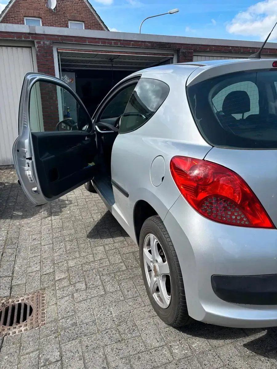 Gebraucht Peugeot 207 75 PS (55 kW) 2007 Grau Limousine
