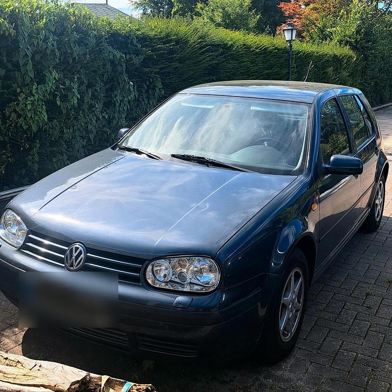 Grau Gebraucht 1999 VW Golf IV Basis Kleinwagen | 2.400 € (Fairer Preis) - Bild 1/4