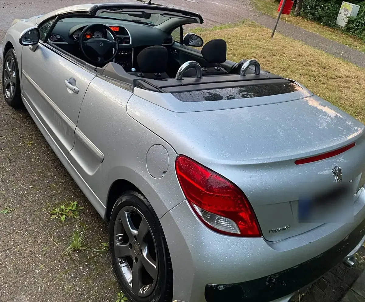 Gebraucht Peugeot 207 CC 156 PS (114 kW) 2010 Silber Cabrio