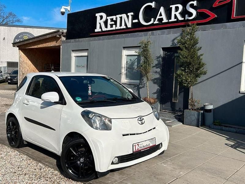 Gebraucht Toyota iQ 68 PS (50 kW) 2012 Weiß Kleinwagen