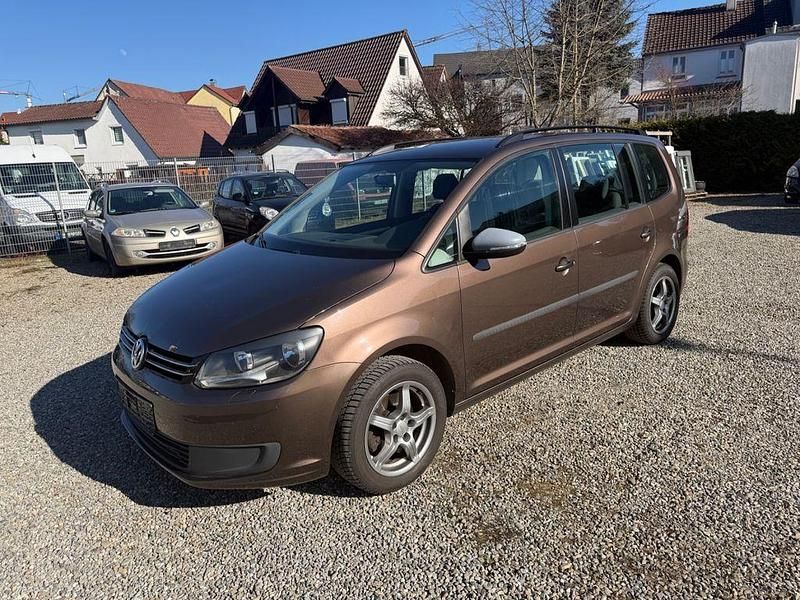 Gebraucht VW Touran Trendline 105 PS (77 kW) 2012 Braun Van / Kleinbus
