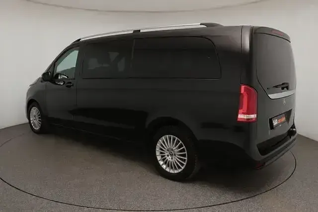 Gebraucht Mercedes V300 237 PS (174 kW) 2024 Schwarz Van / Kleinbus