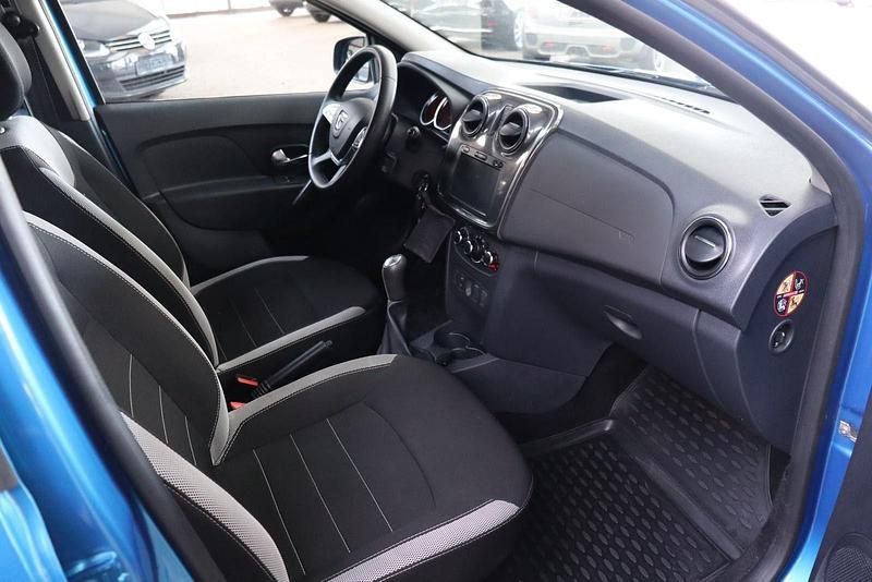 Gebraucht Dacia Logan MCV Stepway 101 PS (74 kW) 2020 Blau Kombi