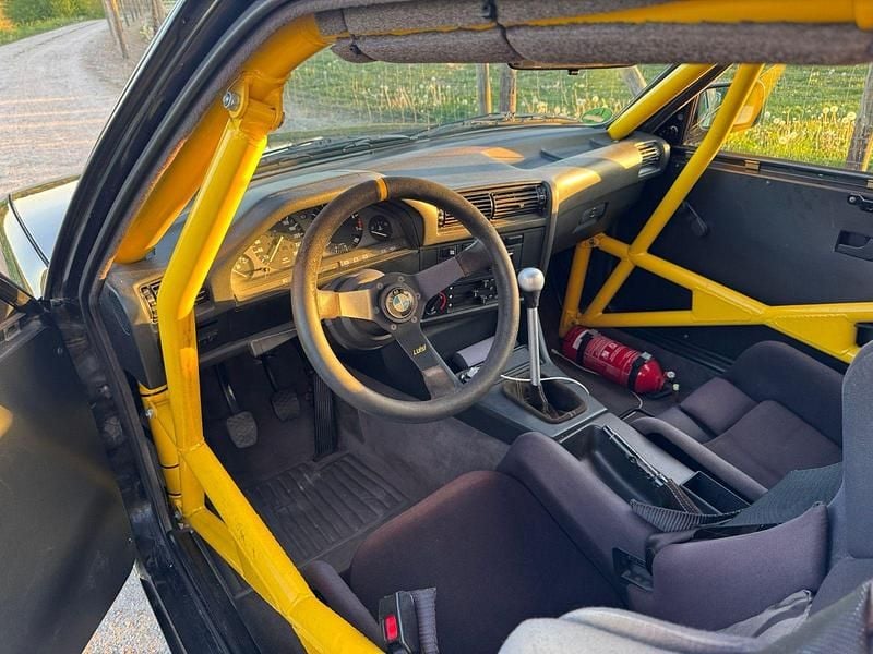 Second-hand BMW 325 286 CP (210 kW) 1987 Berlinǎ