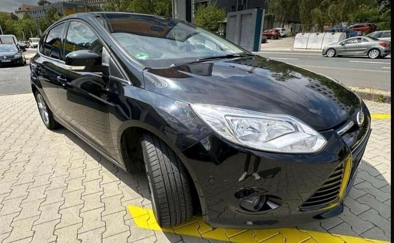 Gebraucht Ford Focus SYNC Edition 125 PS (91 kW) 2013 Schwarz Kleinwagen