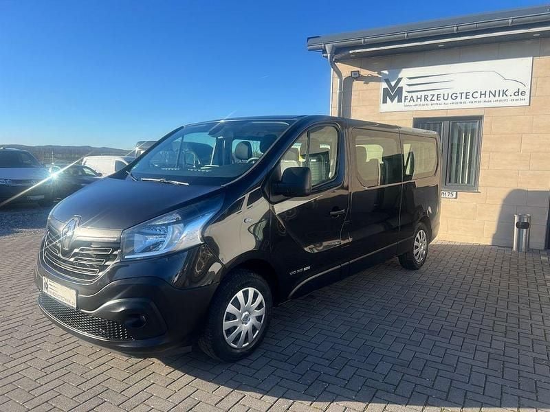 Gebraucht Renault Trafic Expression 145 PS (106 kW) 2016 Schwarz Van / Kleinbus