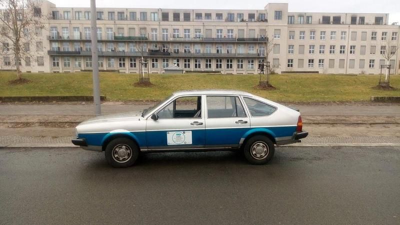 Silber Gebraucht 1984 VW Passat Limousine | 4.000 € - Bild 1/4