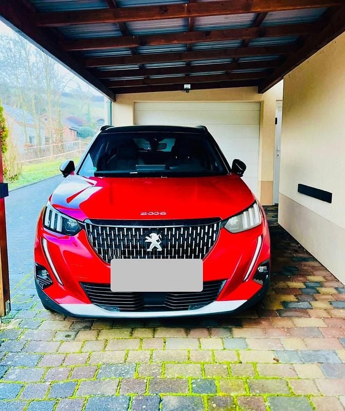 Gebraucht Peugeot 2008 GT 131 PS (96 kW) 2021 Rot SUV