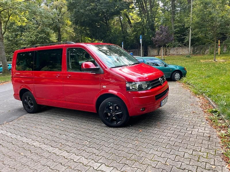Rot Gebraucht 2013 VW T5 Startline Van | 16.450 € (Etwas zu teuer) - Bild 1/4
