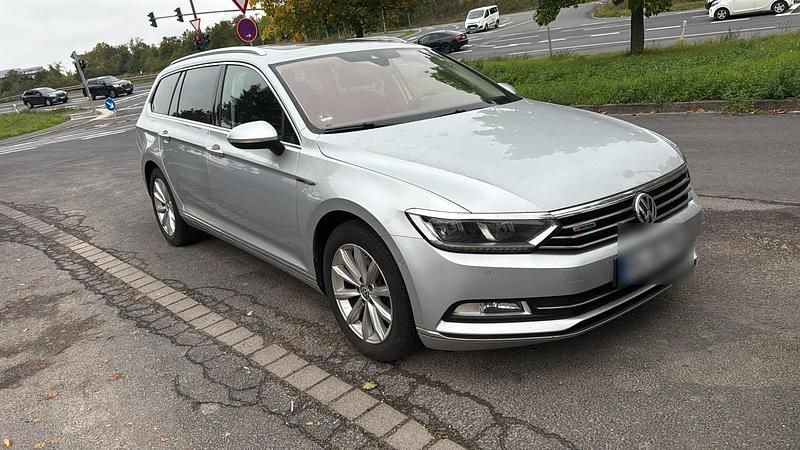 Silber Gebraucht 2017 VW Passat Highline Kombi | 11.000 € (Superpreis) - Bild 1/4