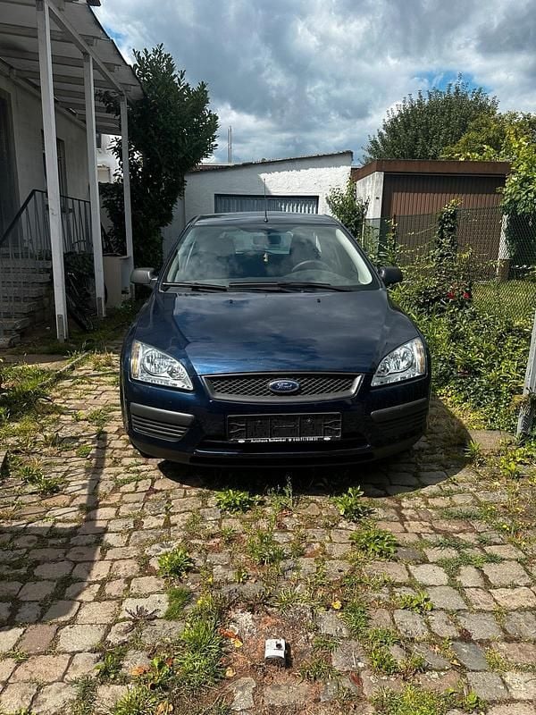 Blau Gebraucht 2005 Ford Focus Kombi | 1.800 € (Superpreis) - Bild 1/4