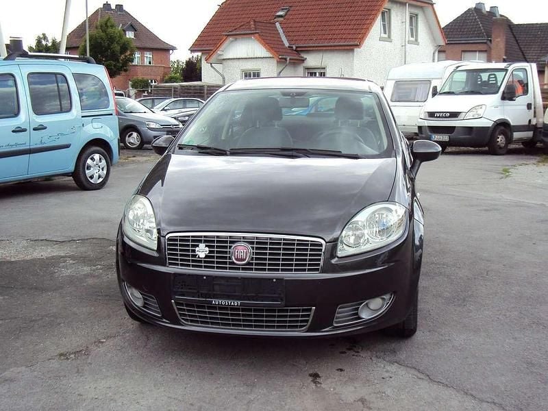 Grigio bel tenebroso Gebraucht 2009 Fiat Linea Dynamic Limousine | 3.750 € - Bild 1/4