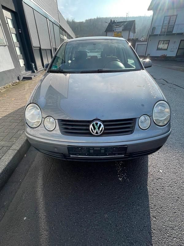 Gebraucht VW Polo 75 PS (55 kW) 2004 Silber Kleinwagen