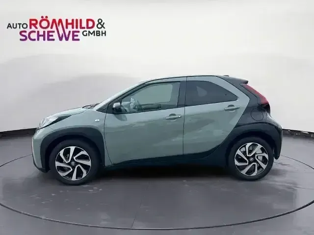 Gebraucht Toyota Aygo X Basis 72 PS (52 kW) 2025 Grün SUV