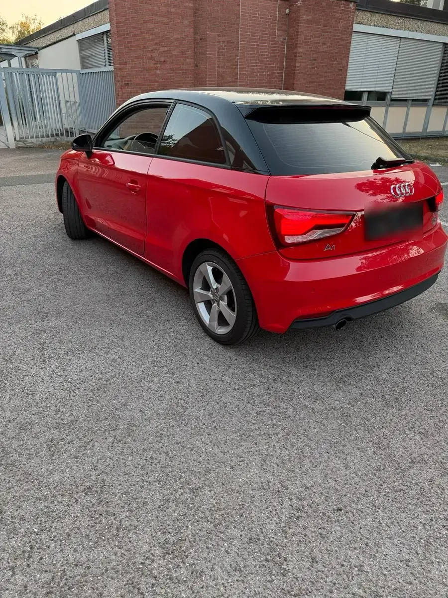 Gebraucht Audi A1 82 PS (60 kW) 2017 Rot Kleinwagen