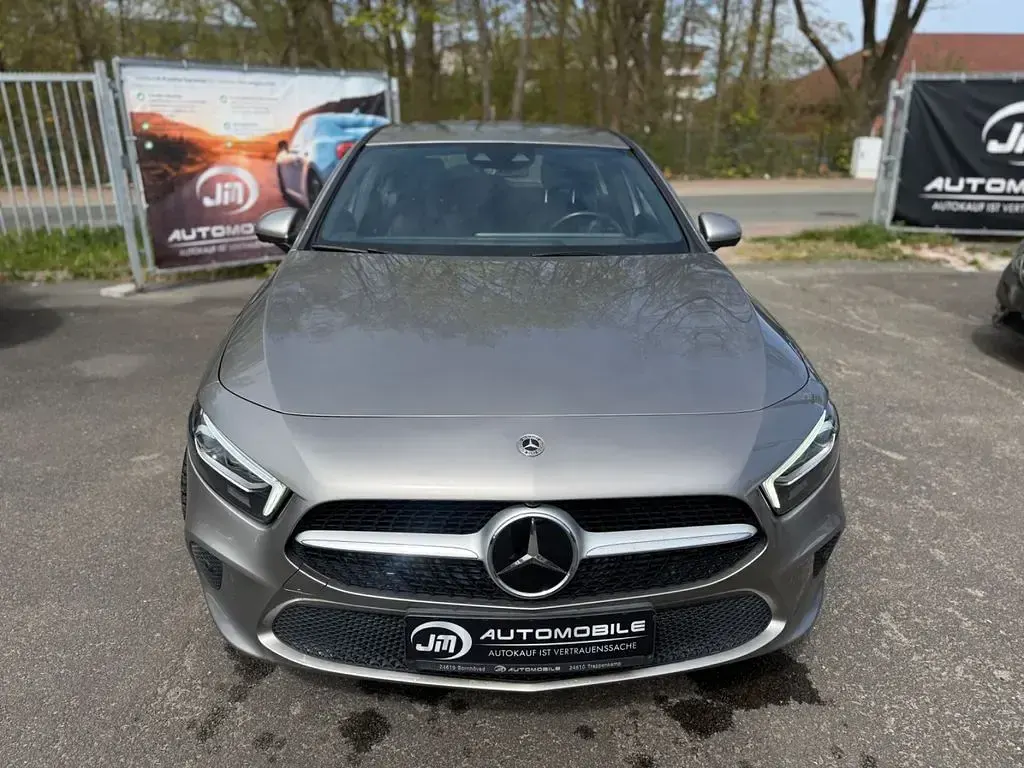 Gebraucht Mercedes A250 224 PS (164 kW) 2019 Silber Limousine