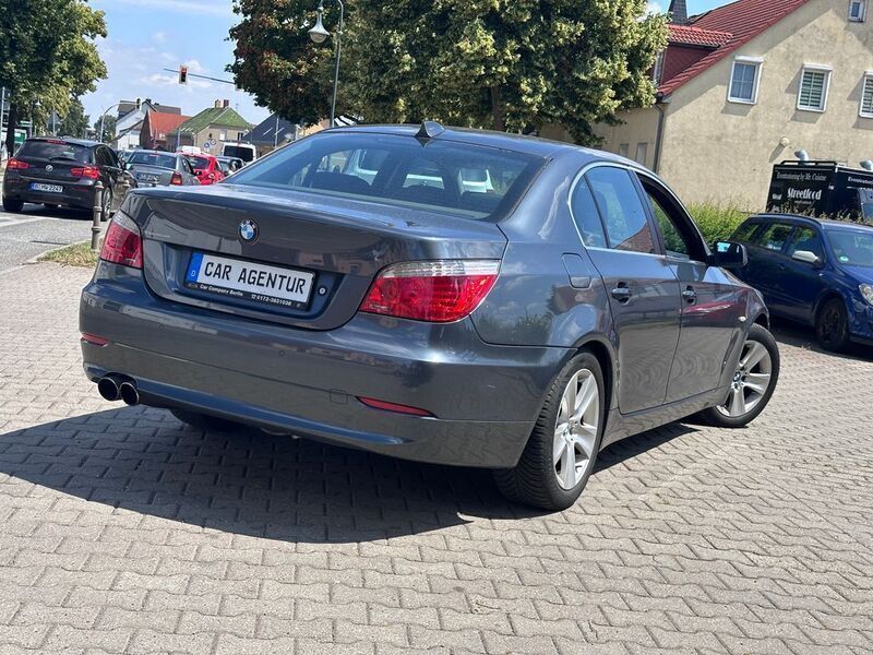 Gebraucht BMW 525 197 PS (144 kW) 2008 Grau Limousine