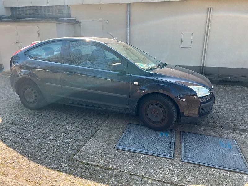 Gebraucht Ford Focus 80 PS (58 kW) 2004 Blau Kleinwagen